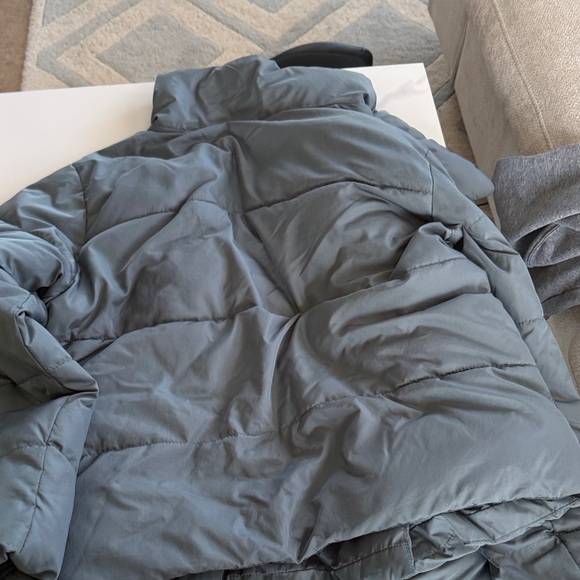 Old Navy Men's Slate Puffer Jacket - Picture 4 of 5